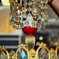 لوستر آنتیک کریستال ۷ رنگ|لوستر و چراغ آویز|اصفهان, باغ زرشک|دیوار