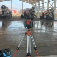 بتن ریزی کف با ماله پروانه ای