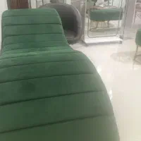 استخدام ناخن کار و مژه کار