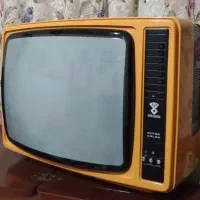 تلویزیون سیاه سفید قدمی