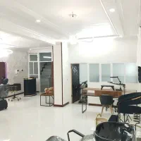 نیازمند ناخن کار و مژه کار و تتو بدن حرفه ای