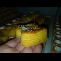 آموزش انواع شیرینی و نیازمند ویزیتور خانم