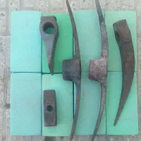 کلنگ،چکش، تبر(فروش یکجا)