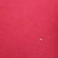 موکت تمیز به رنگ زرشکی