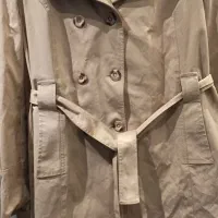 بارانی زنانه تمیز نو هست|لباس|رشت, رشتیان|دیوار