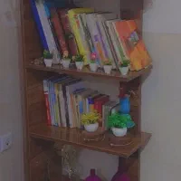 است کتاب وگلدان|کتابخانه، شلف، قفسههای دیواری|یزد, |دیوار