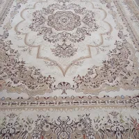 فرش کرم درحدنو