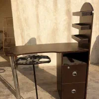 میز ناخن و استند همراه در حد نو