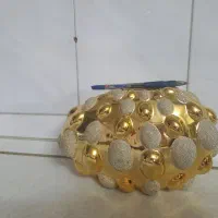 گلدان طلایی شیک با گل