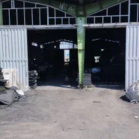 کارگر جوشکار ماهر آچار بدست
