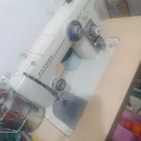 چرخ خیاطی ژانومه همه کاره درحد نوهمراه با میز