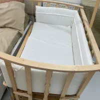 تخت کنار مادر گهواره ای