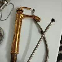 دوتا شیر روشویی و اشپزخانه طلایی و نقره ای|لوازم سرویس بهداشتی|قم, شاه سید علی|دیوار