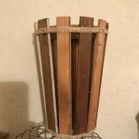 استند و گلدان چوبی و محکم وکاملا سالم دوتافقط ۱۸۰|صنایع دستی و سایر لوازم تزئینی|لاهیجان, گلستان|دیوار