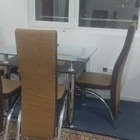 میز ناهار خوری در حد نو