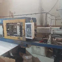 کارگر ماهر دستگاه تزریق پلاستیک