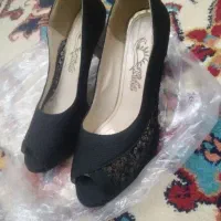 کفش بیرونی|کیف، کفش، کمربند|سراب, |دیوار