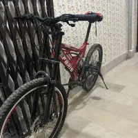 دو عدد دوچرخه ۱۶ و ۲۶