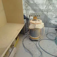 کارگر با جای خواب