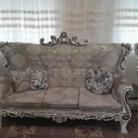 مبل ۷ نفره  سلطنتی طرح گل مریم ب همراه میز عسلی