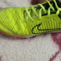 کفش فوتبالی|تجهیزات ورزشی|پرند, فاز ۱|دیوار