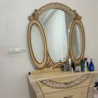 سرویس‌خواب|تخت و سرویس خواب|میانه, |دیوار