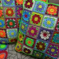 رومیزی ابریشم و دو عدد کوسن دستبافت|پرده، رانر، رومیزی|شاهینشهر, شهرک گلدیس|دیوار