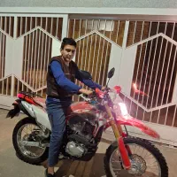 موتور سیکلت  توسن  250 رنگ  سفید وقرمز