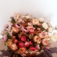 گل و گلدان و مجسمه زیبا