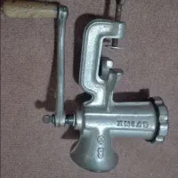 چرخ گوشت دستی قدیمی