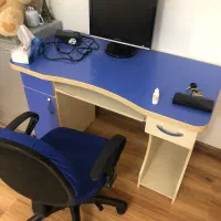 میز تحریر با صندلی چرخان