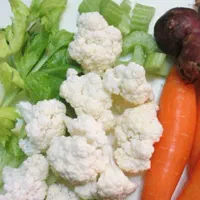 گل کلم وهویج وکرفس..و چیتی   تحویل رایگان درب منزل