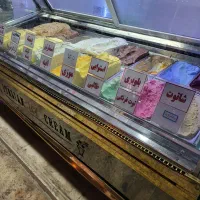 کار در مغازه آبمیوه بستنی