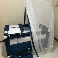 تخت کنار مادر