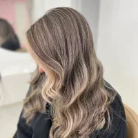 استخدام رنگ و لایت کار به شرط آموزش