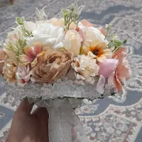 لباس و دسته گل عروس