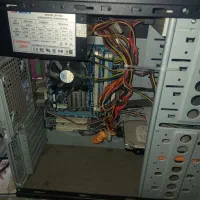 کامپیوتر Intel با رم ۲ گیگ و ویندوز ۷