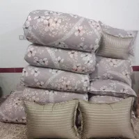 بالشت وتشک  وروکش آماده میکنم همراه حلاجی