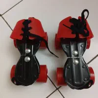 کفش اسکیت چهار چرخ