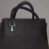 کیف مشکی|کیف، کفش، کمربند|رشت, هلال احمر|دیوار