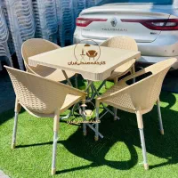 میز و صندلی پلاستیکی طرح نیکاناهارخوری غذاخوری