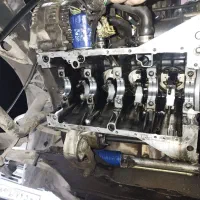 تعویض یاتاقان‌ و میل لنگ از زیر تمامی خودروها