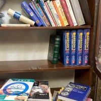 مقداری کتاب رمان و پزشکی و کتاب داستان کودک