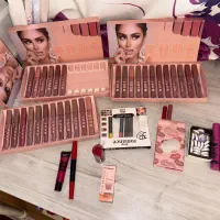 فروش ویژه رژ و لوازم آرایش (به دلیل جمع شدن مغازه)