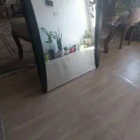 آیینه و صندلی آرایشگاه تمیز|آرایشگاه و سالنهای زیبایی|ملایر, |دیوار