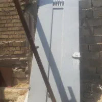 در نفر رو اماده نصب باقفل