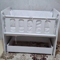 تخت گهواره نوزاد کنار تخت مادر