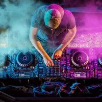 MELODI MUSIC موزیک زنده و دیجی