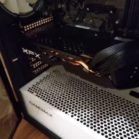 rx580 با جعبه و پیچ پلمپ