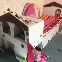 تخت و پاتختی و کمد